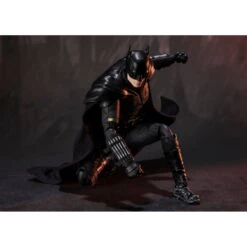 Bandai S.H. Figuarts The Batman -Negozio JapanWorld economico bandai sh figuarts the batman 2