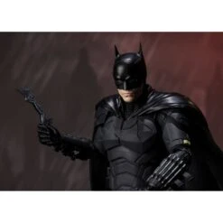 Bandai S.H. Figuarts The Batman -Negozio JapanWorld economico bandai sh figuarts the batman 4