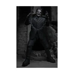 Neca Universal Monsters Ultimate Frankenstein's Monster (Black & White) -Negozio JapanWorld economico neca universal monsters ultimate frankenstein s monster black white 4